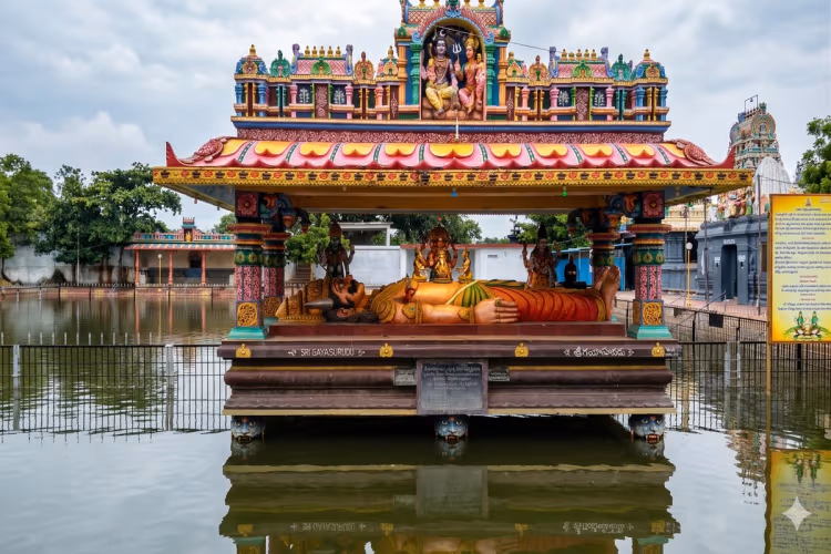 Pada Gaya Sarovar